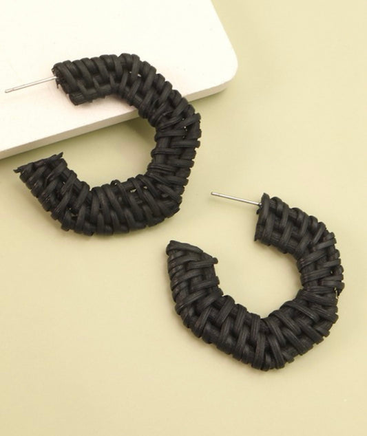 Geo shape black earrings